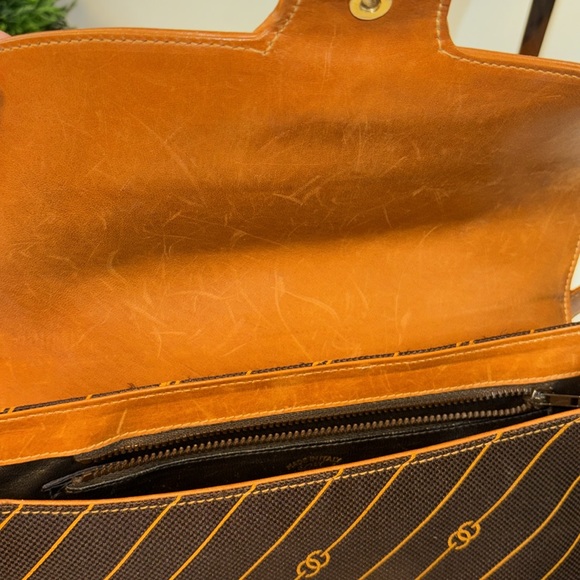 Vintage Gucci Should bag - Picture 15 of 16